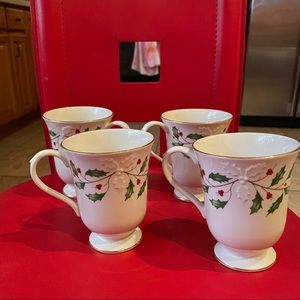 Lenox Holiday Mugs Set of 4 🎄🎅🏼